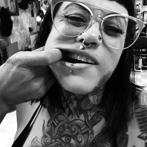 Meet your Posher, Jaded